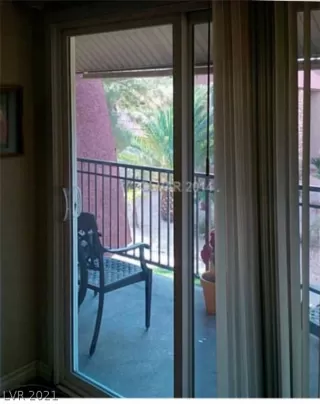 Photo #2: 2164397 Listing 
