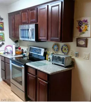 Photo #4: 2164397 Listing 