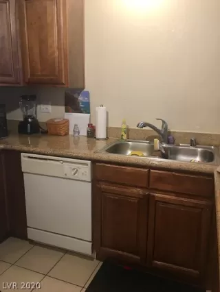 Photo #5: 2164523 Listing