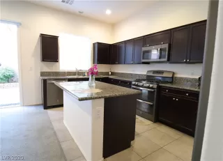 Photo #4: 2164541 Listing