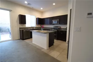 Photo #5: 2164541 Listing