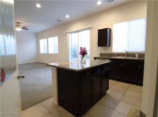 Photo #6: 2164541 Listing