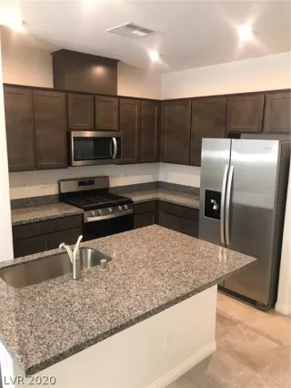 Photo #4: 2164583 Listing