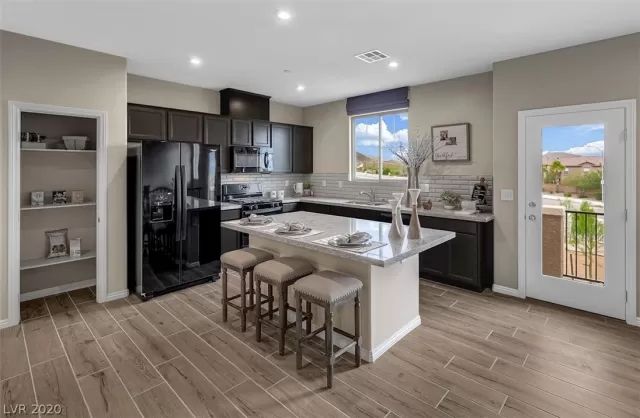 MLS: 2164584 Condo For Sale