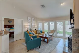 Photo #4: 2164600 Listing