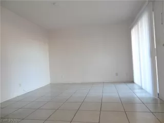 Photo #3: 2164626 Listing 