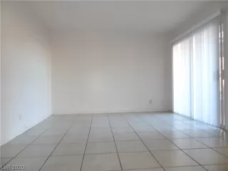 Photo #4: 2164626 Listing 