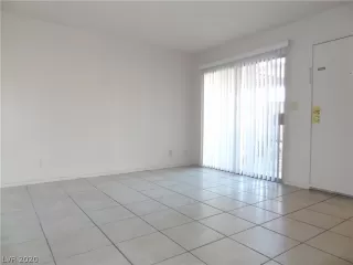 Photo #5: 2164626 Listing 