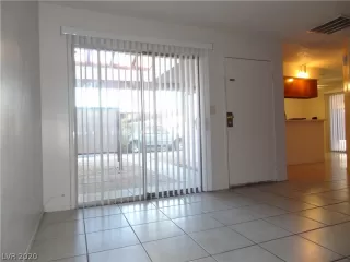 Photo #6: 2164626 Listing 