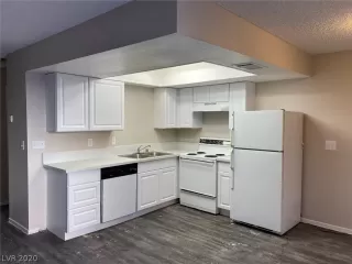 Photo #1: 2164637 Listing 