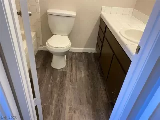 Photo #4: 2164637 Listing 