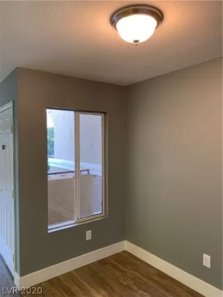 Photo #4: 2164757 Listing 