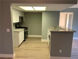 Photo #5: 2164757 Listing 