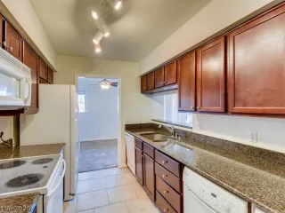 Photo #4: 2164802 Listing 