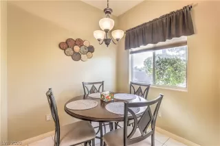 Photo #5: 2164803 Listing