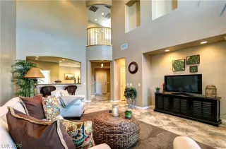 Photo #2: 2164817 Listing