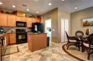 Photo #5: 2164817 Listing