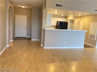 Photo #1: 2164872 Listing 