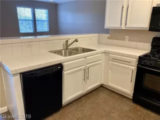 Photo #5: 2164872 Listing 