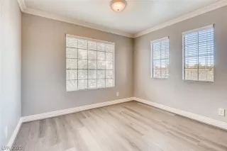 Photo #5: 2164893 Listing 