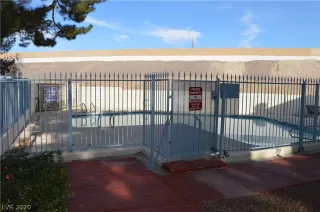 Photo #2: 2164930 Listing