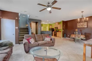 Photo #4: 2164941 Listing