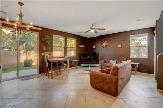 Photo #6: 2164941 Listing