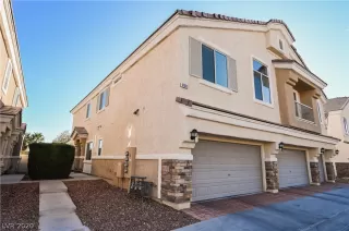 Photo #3: 2165029 Listing