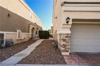 Photo #4: 2165029 Listing