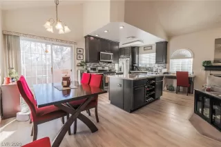 Photo #5: 2165060 Listing 