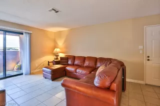 Photo #4: 2165067 Listing