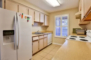 Photo #5: 2165067 Listing