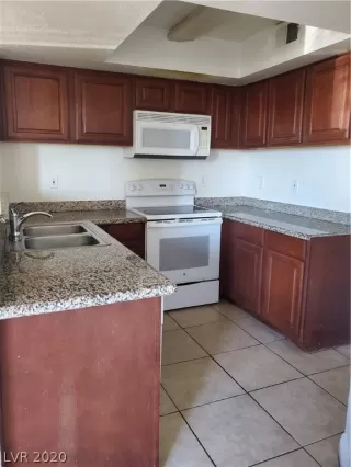 Photo #4: 2165097 Listing 