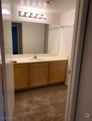 Photo #5: 2165130 Listing 