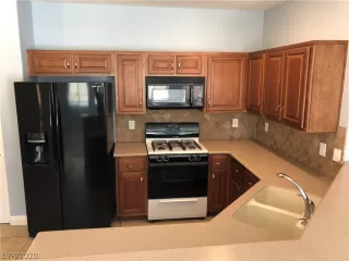 Photo #5: 2165169 Listing 