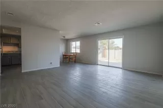 Photo #5: 2165170 Listing