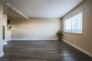 Photo #5: 2165171 Listing