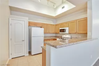 Photo #6: 2165188 Listing