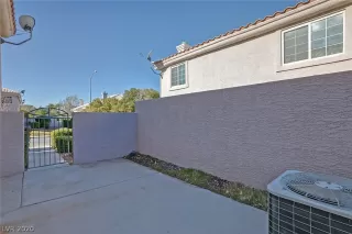 Photo #3: 2165202 Listing