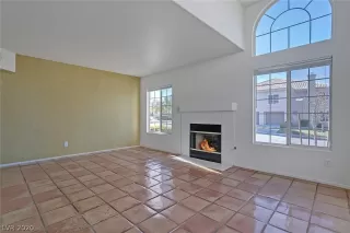 Photo #4: 2165202 Listing