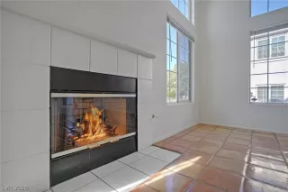 Photo #6: 2165202 Listing