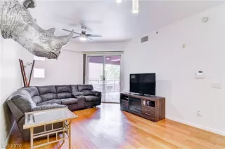 Photo #2: 2165222 Listing