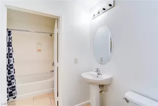 Photo #5: 2165222 Listing