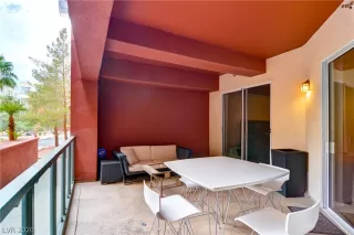 Photo #6: 2165222 Listing