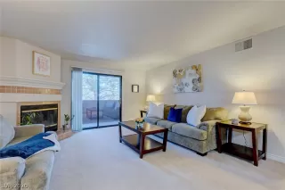 Photo #2: 2165272 Listing 