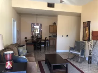 Photo #4: 2165292 Listing
