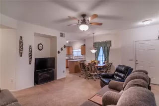 Photo #3: 2165316 Listing 