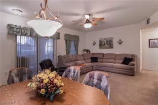 Photo #4: 2165316 Listing 