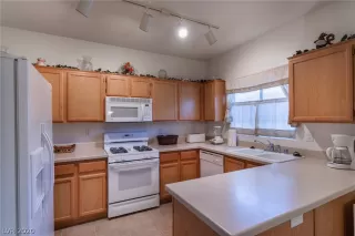 Photo #6: 2165316 Listing 