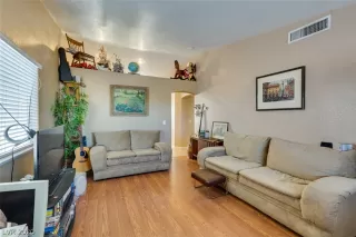 Photo #2: 2165345 Listing